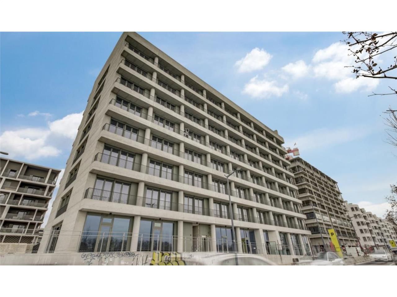 Bureaux dans un futur immeuble tertiaire qui béné