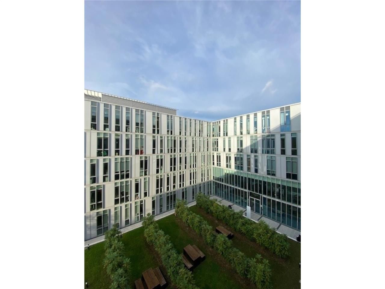 Universaône est un immeuble de bureau offrant des