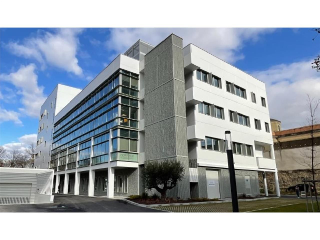 LYON 8e, à proximité des hôpitaux et facultés, un