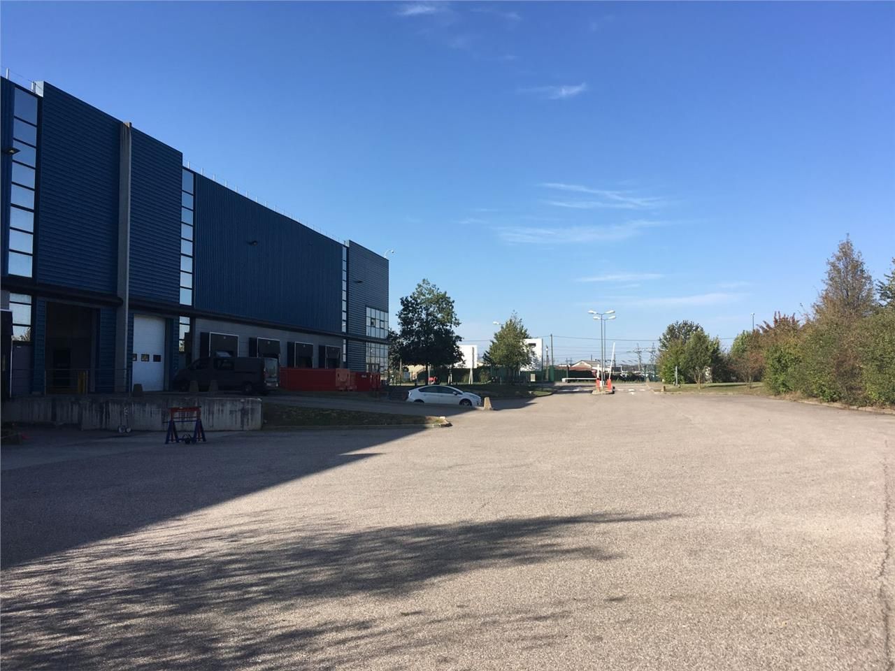 A LOUER - LOGISTIQUE URBAINE - Au Sud-Est de Lyon