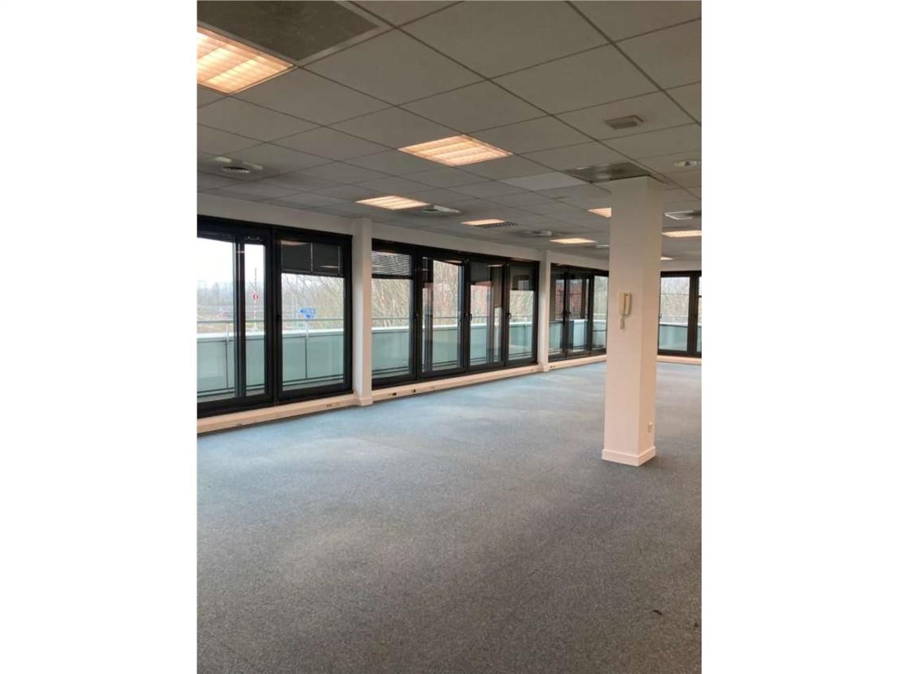 A la location, plateau de bureau de 174 m² au 2èm