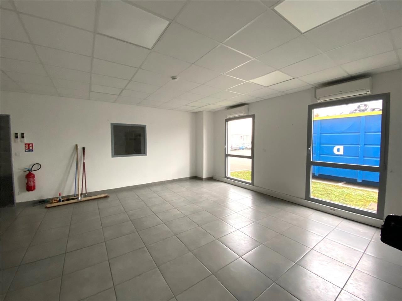 CBRE Lyon vous invite à découvrir cet entrepôt d'