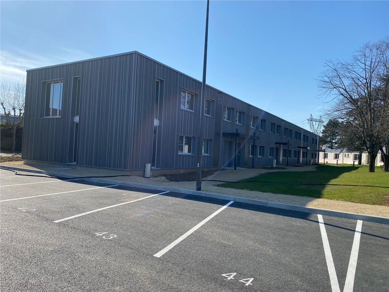 A la vente plusieurs surfaces de bureaux au sein