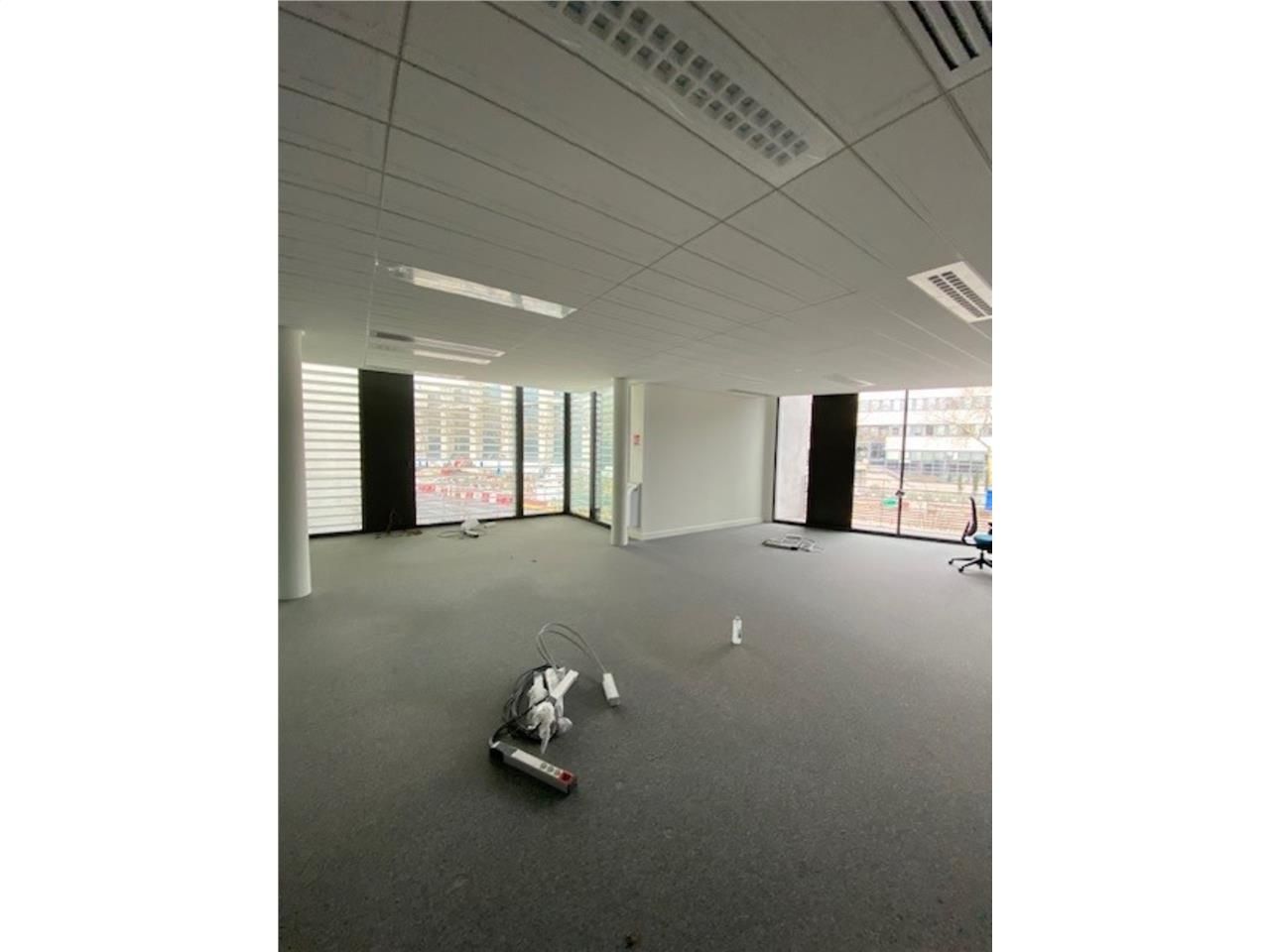 Au pied du métro Stade de Gerland reliant la Part