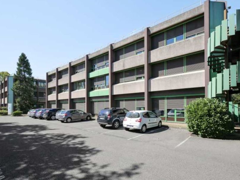 A l'Est de Lyon, au sein d'un parc tertiaire à ta