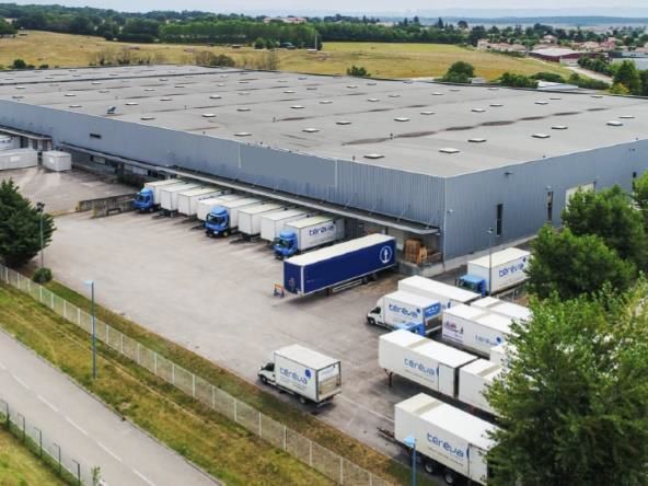 A LOUER - LOGISTIQUE URBAIN - Au Nord-Est de Lyon