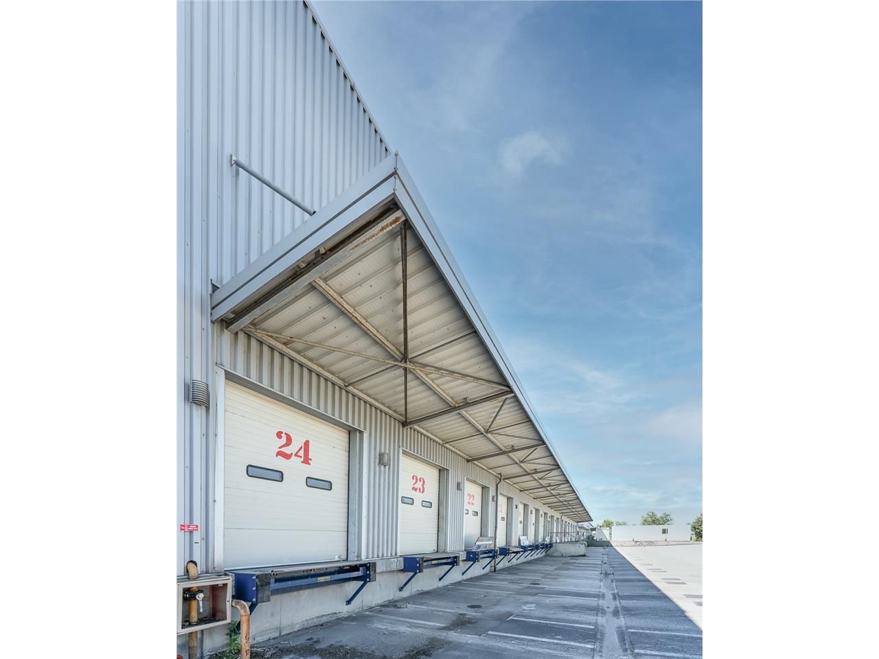 A LOUER - LOGISTIQUE URBAIN - Au Nord-Est de Lyon