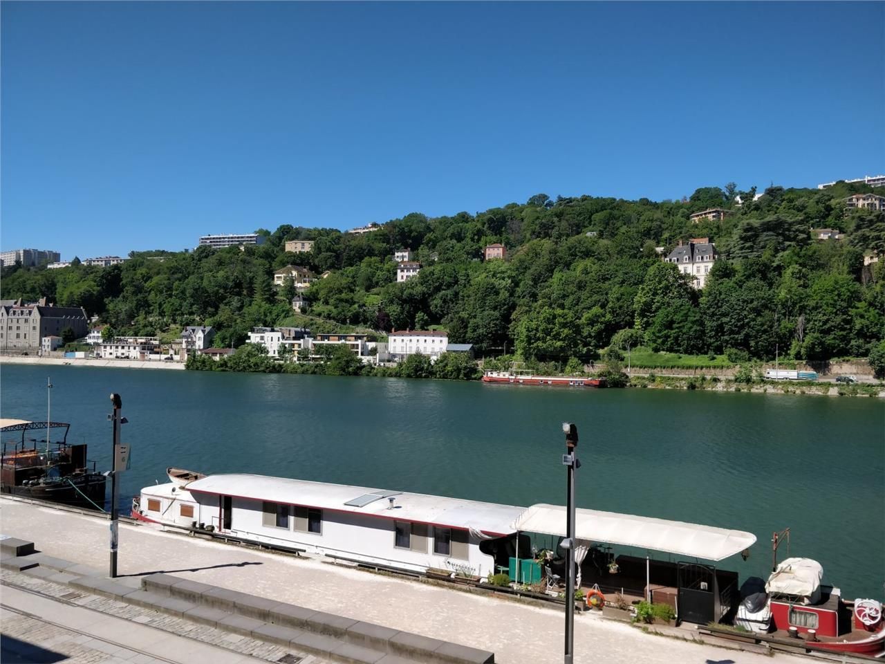 Au coeur de Confluence, plateau de bureau au sein