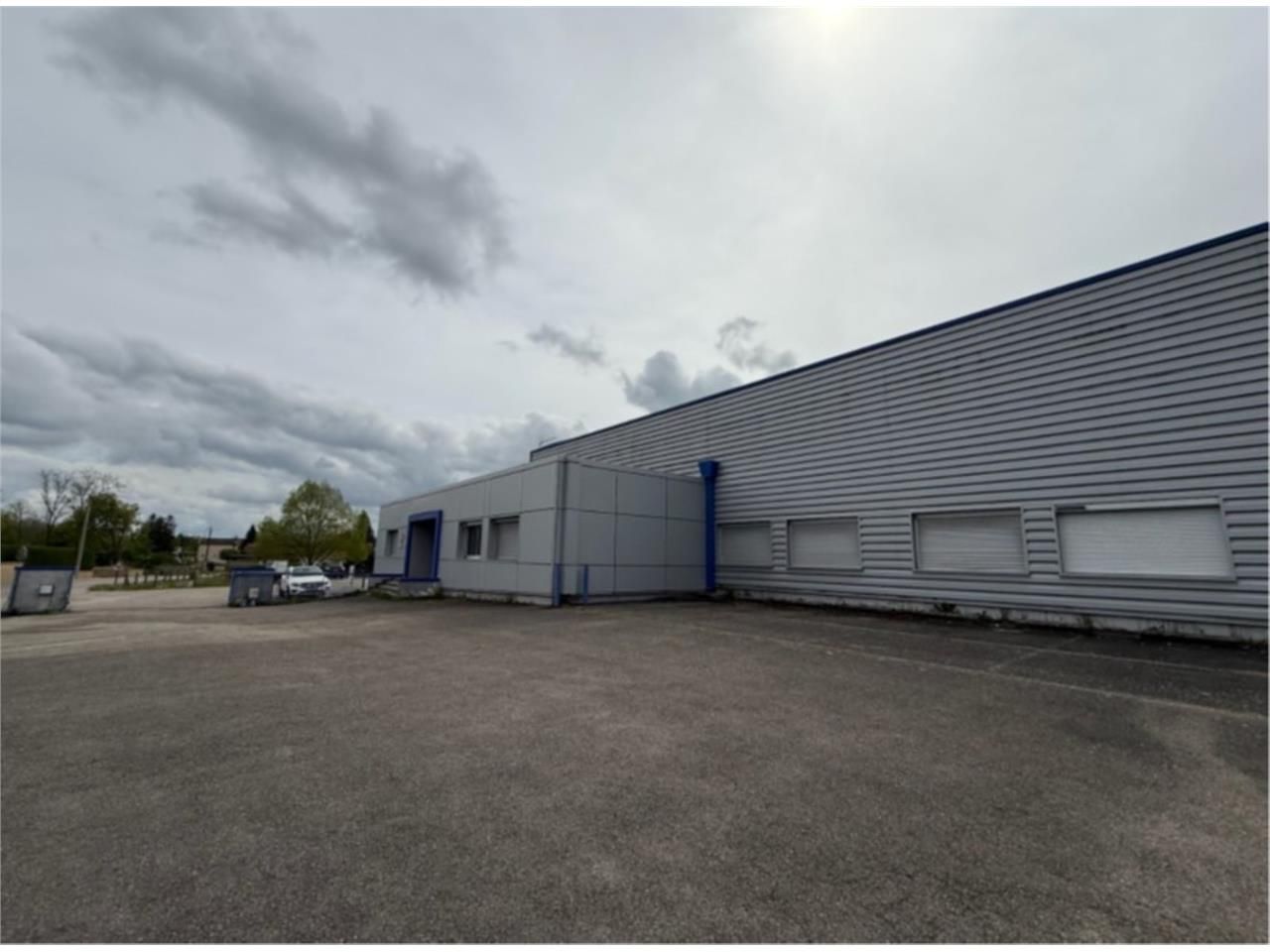 Nous vous proposons un entrepôt à vendre idéaleme