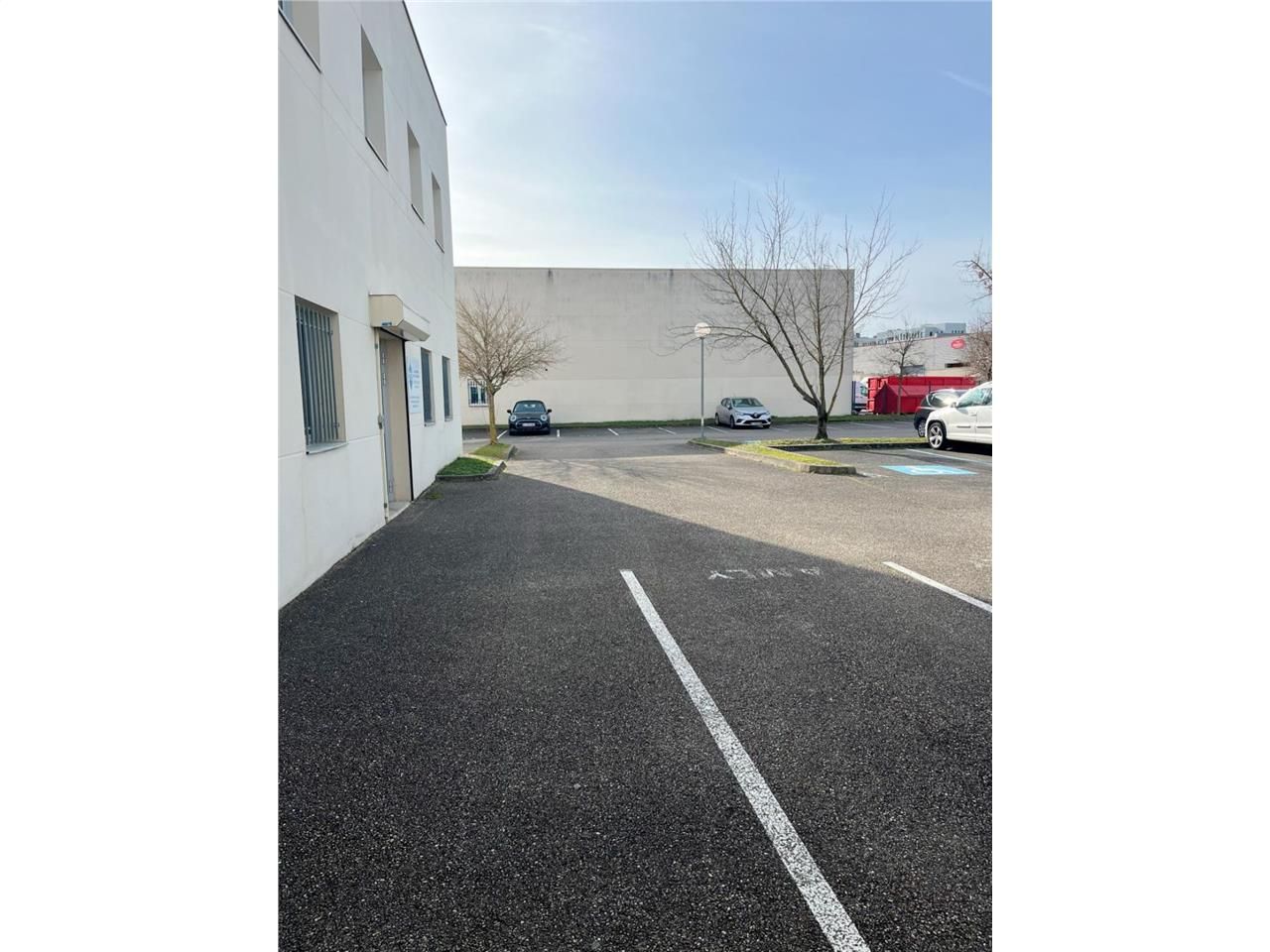 Bureaux à vendre entièrement rénovés, plateaux nu