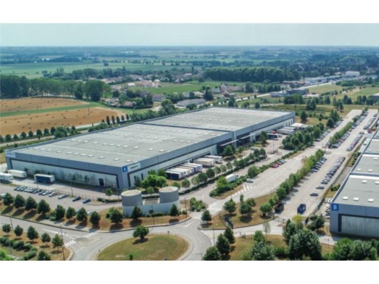 CBRE vous propose à louer, un entrepôt (bâtiment 