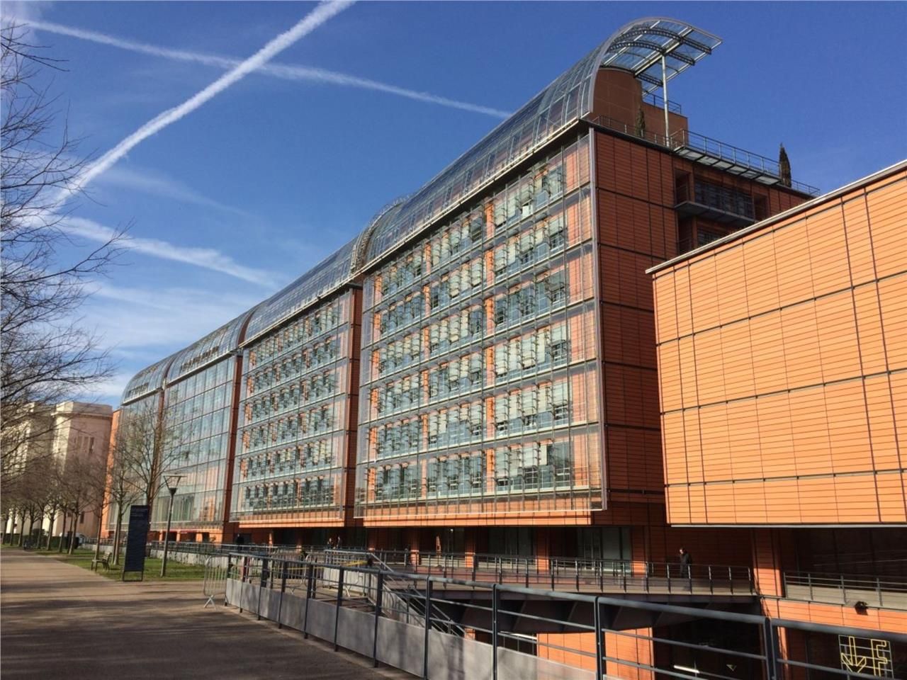 Nous vous proposons un plateau de bureaux à louer