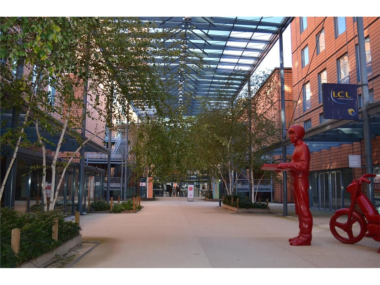 Nous vous proposons un plateau de bureaux à louer