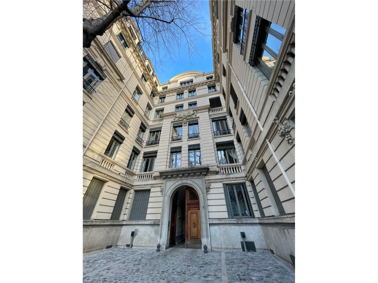 CBRE vous propose des bureaux Haussmannien proche