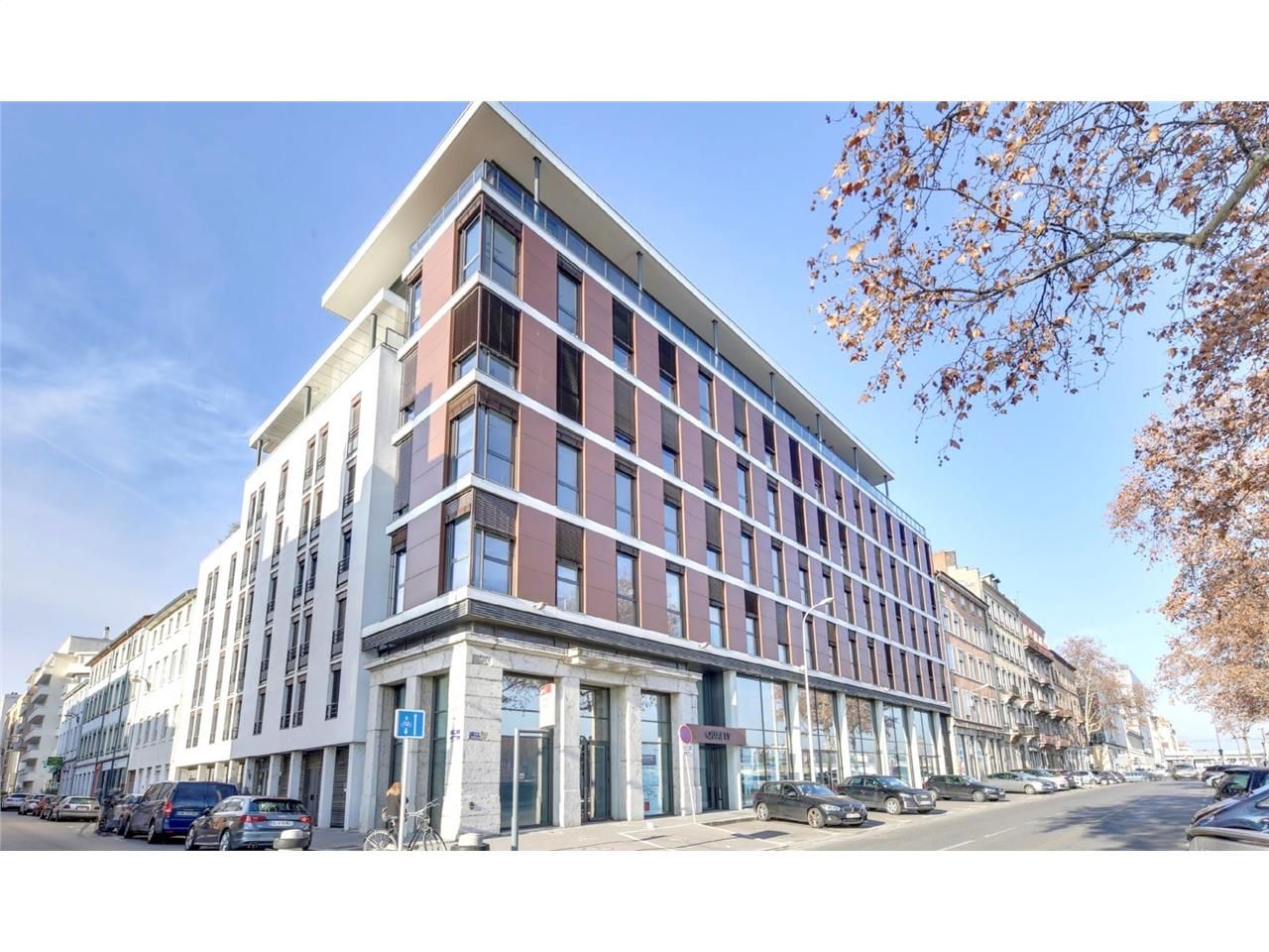 Immeuble tertiaire récent bénéficiant d'une façad