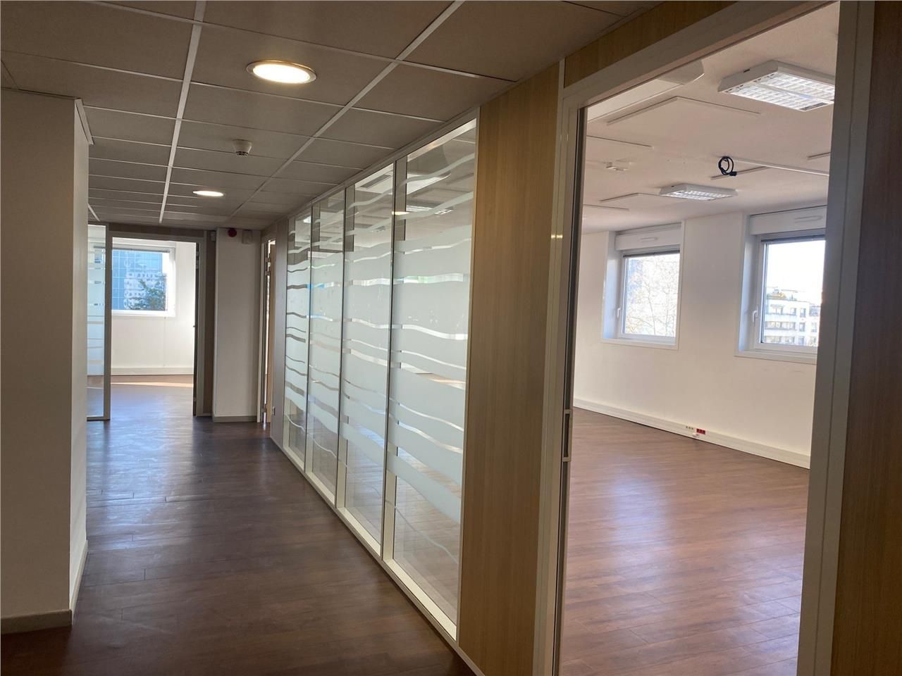 Surface d'environ de 500 m² à louer, prêt à l'emp