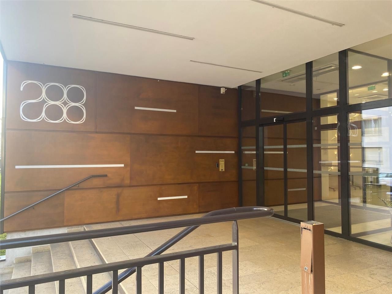 A louer au 6ème étage d'un immeuble entièrement r