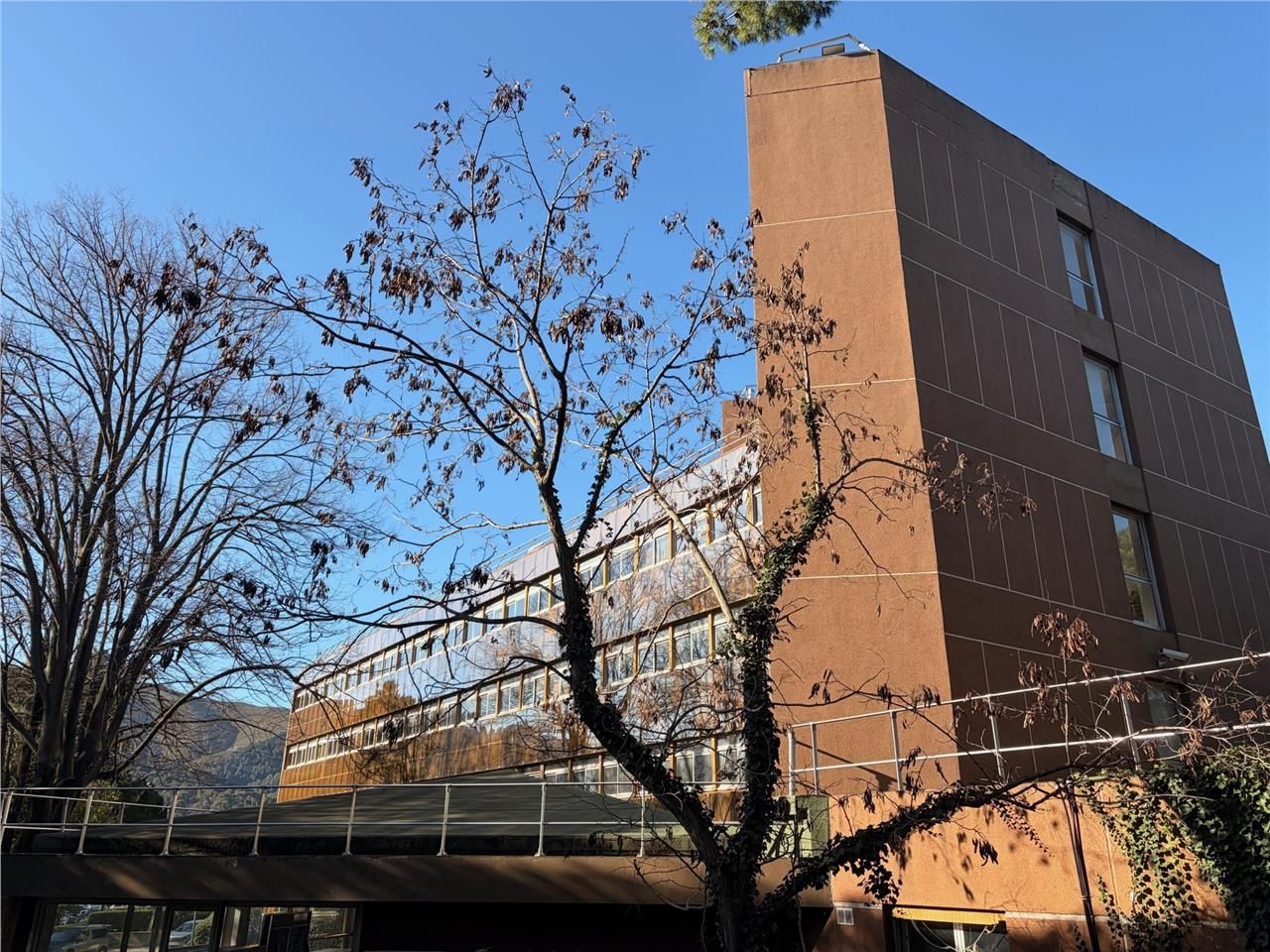 BUREAUX A LOUER - 13011 MARSEILLE : Dans un ensem