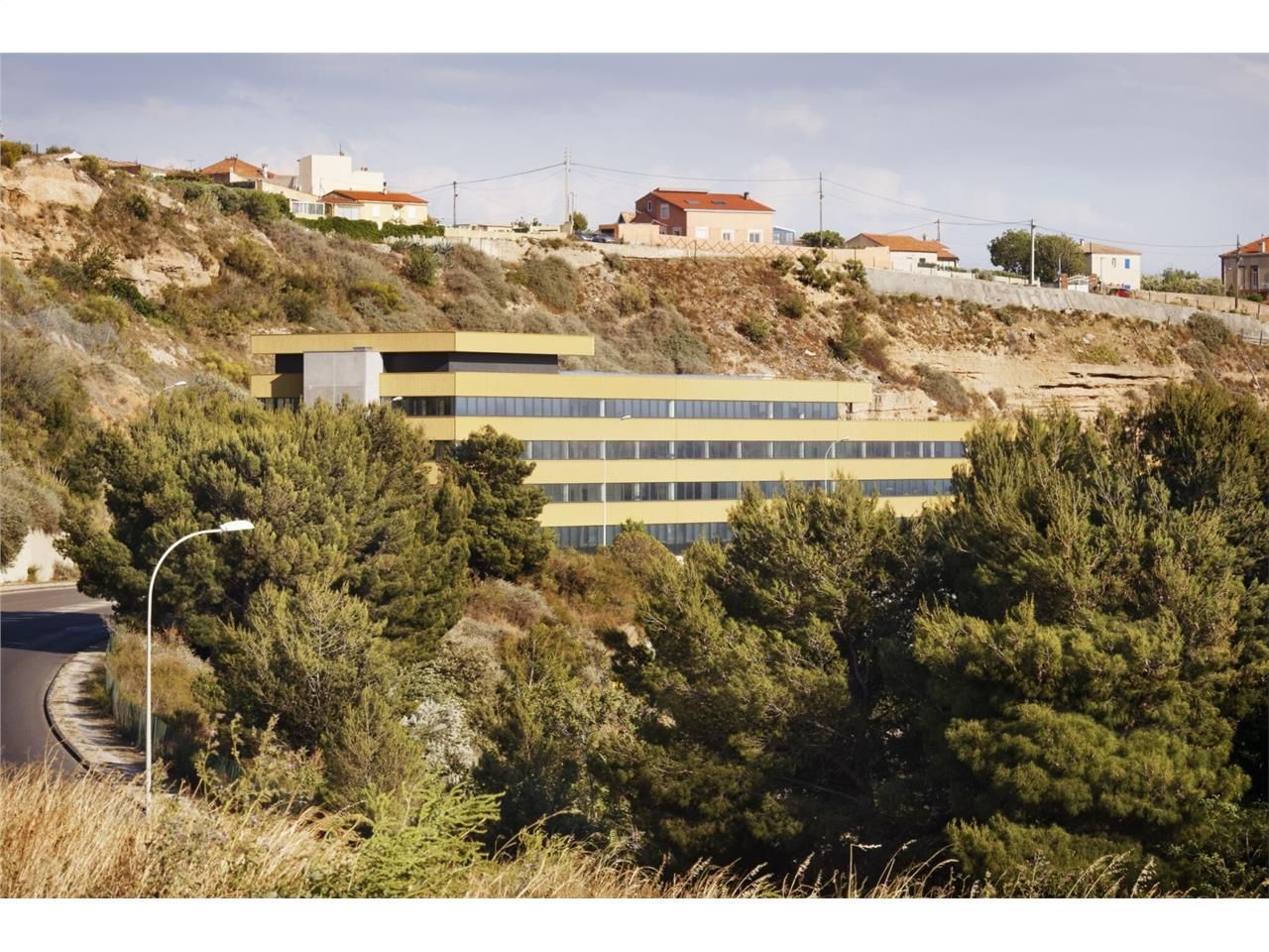 BUREAUX A LA LOCATION OU A LA VENTE - 13016 MARSE