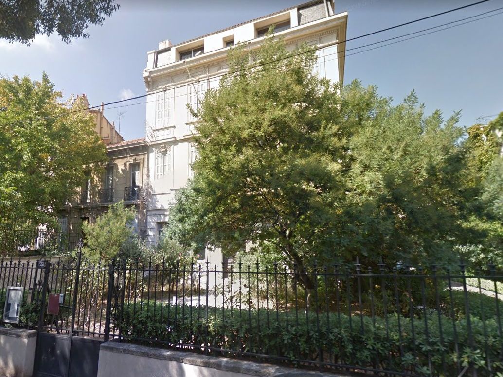 HOTEL PARTICULIER A LOUER OU A VENDRE - 13008 MAR