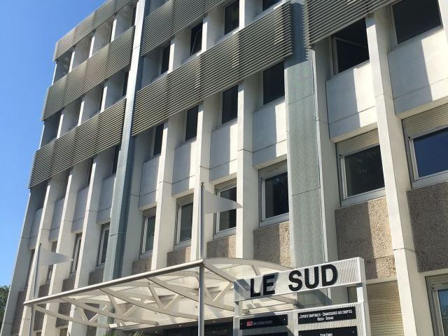 BUREAUX A LA LOCATION - 13008 MARSEILLE - BONNEVE