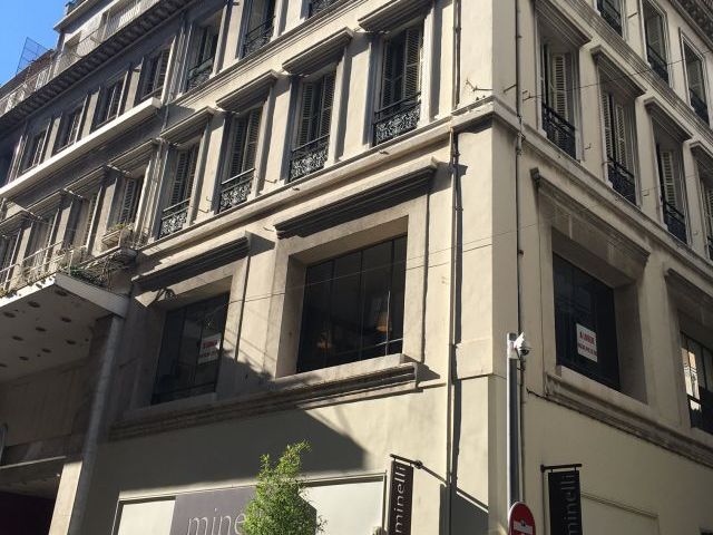 Nous vous proposons à la vente, une belle surface