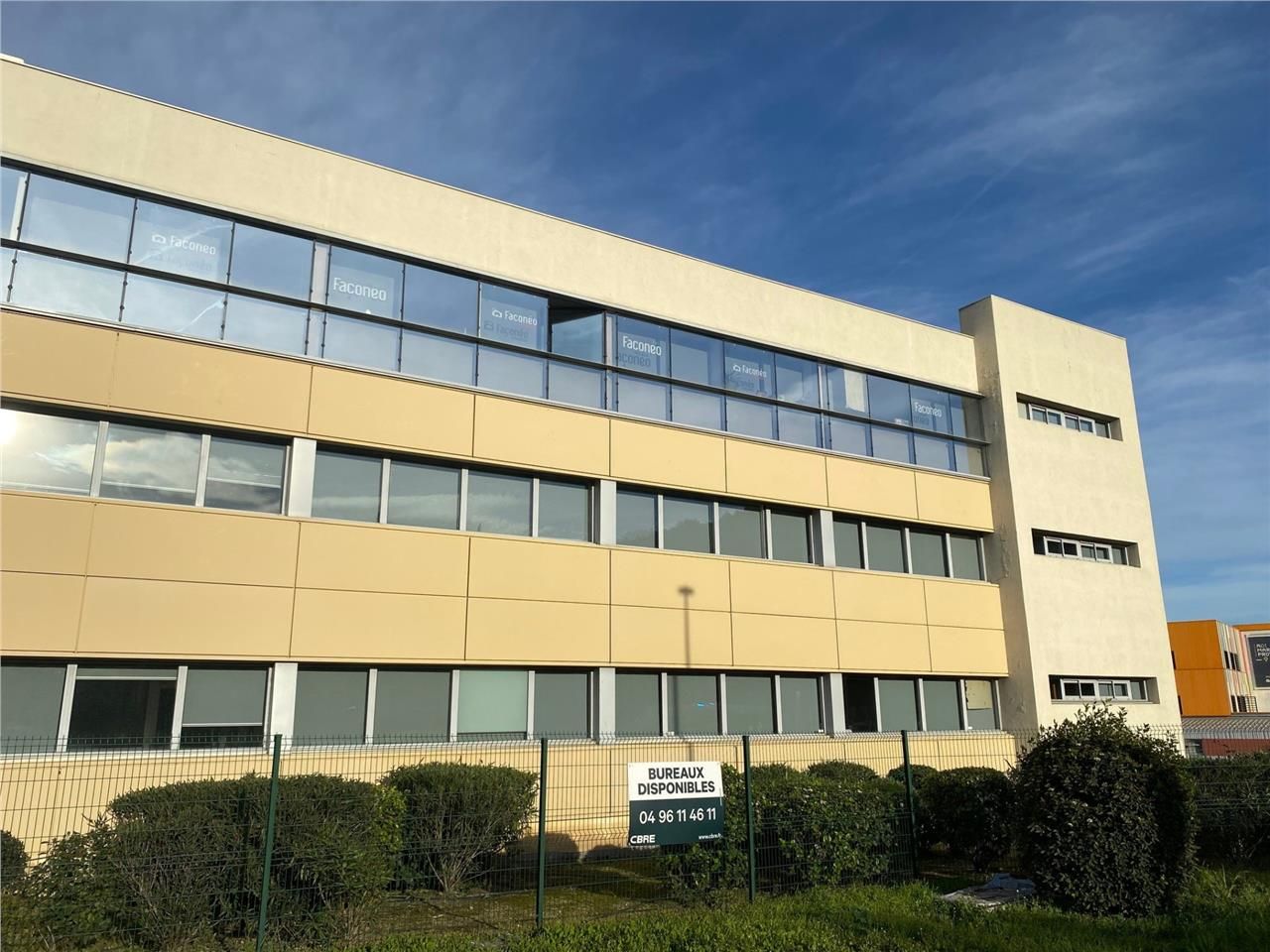 Nous vous proposons à la location une surface de