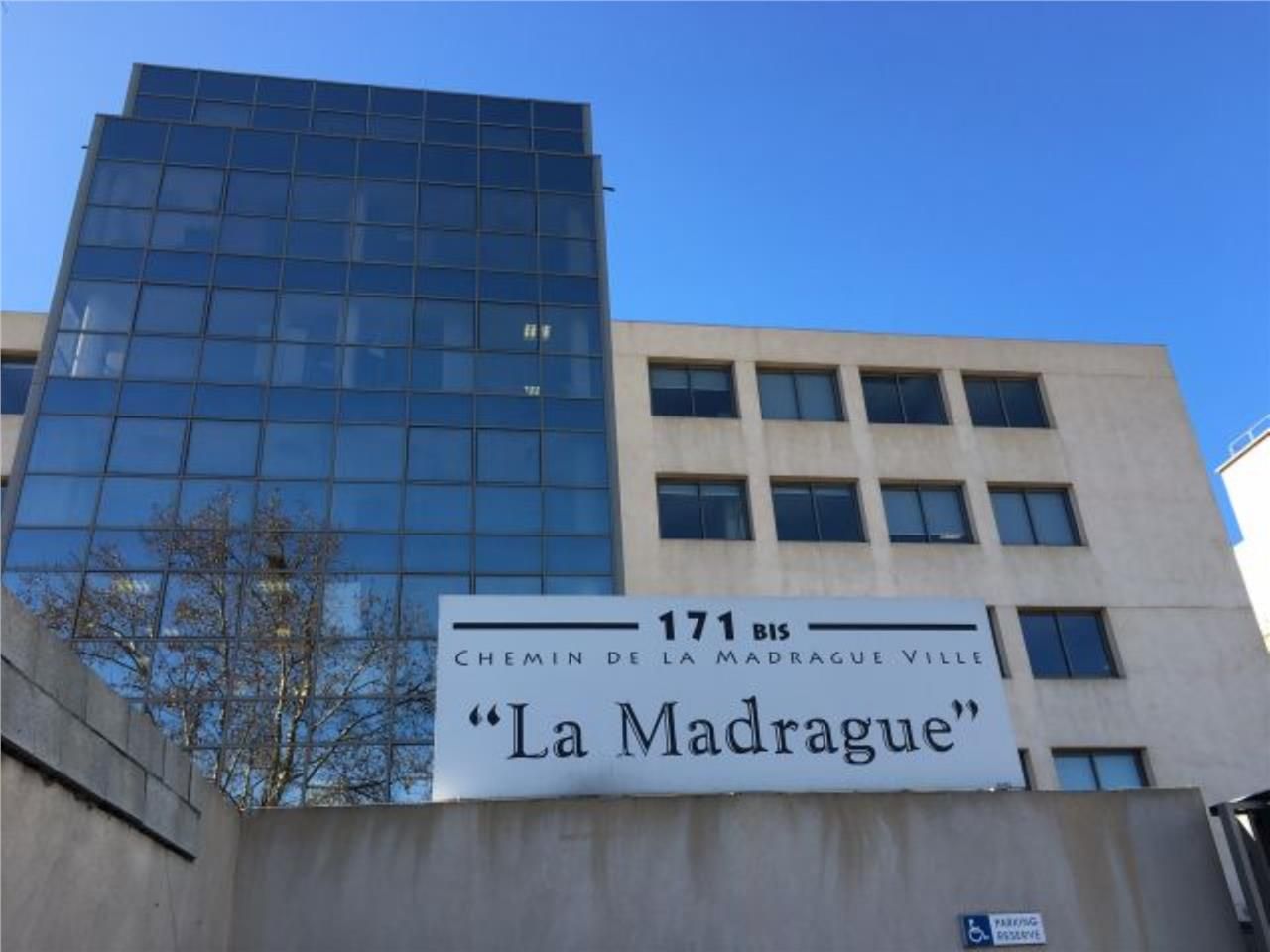 BUREAUX A VENDRE - 13002 MARSEILLE. CBRE vous pro