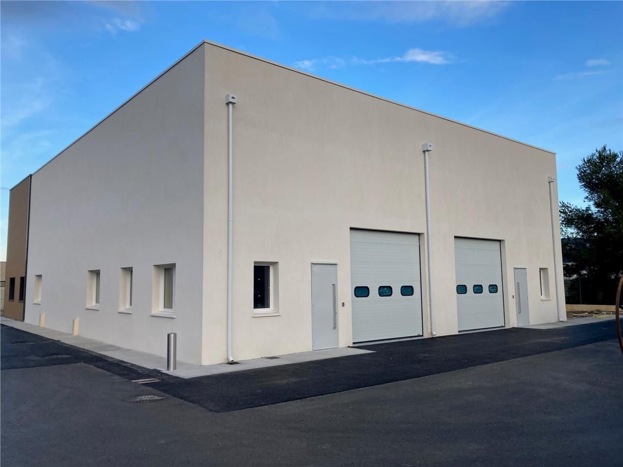 Situé dans la zone industrielle de Toulon Ouest s