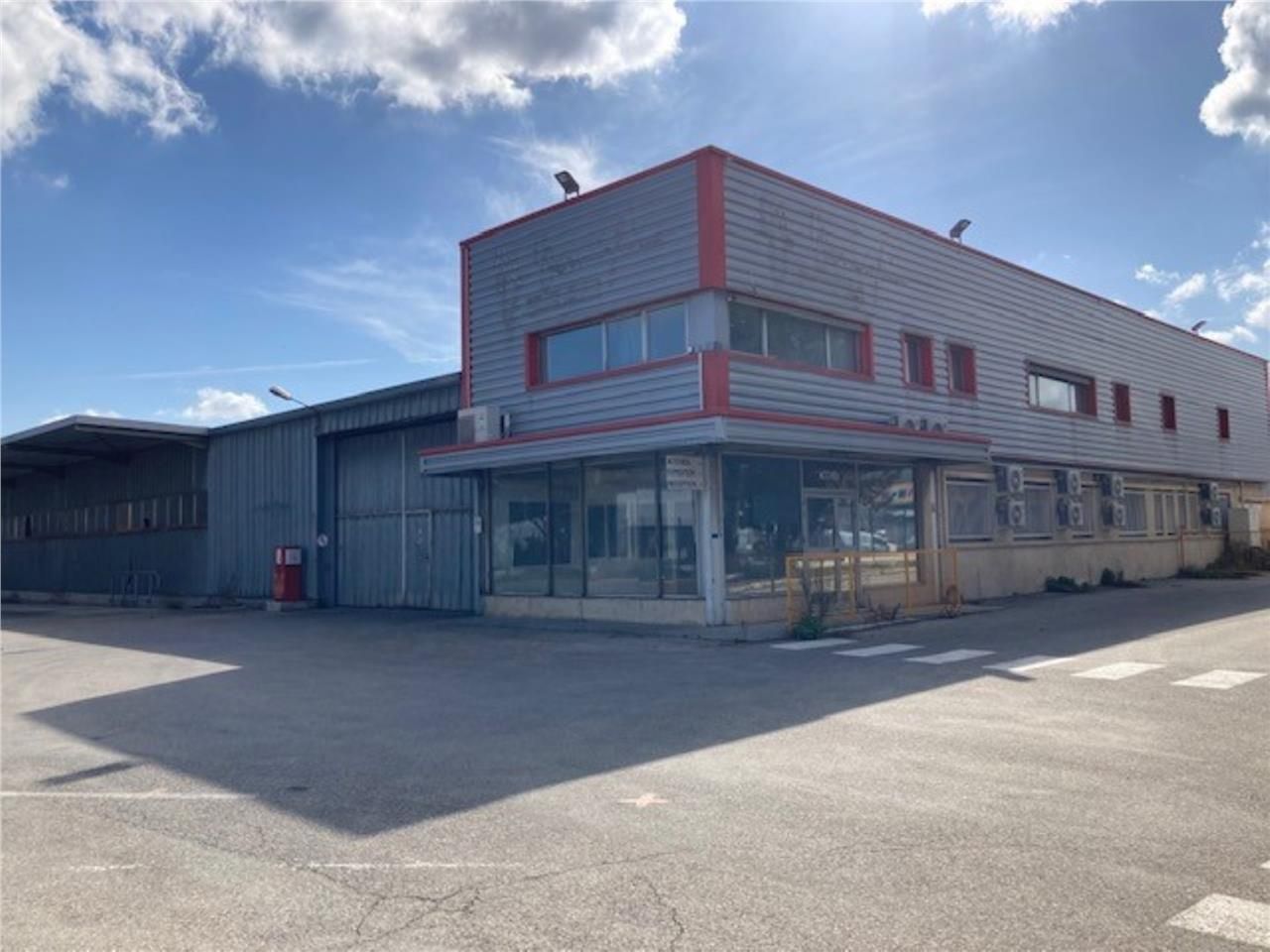 Rare sur tout le département du Var, local d'acti