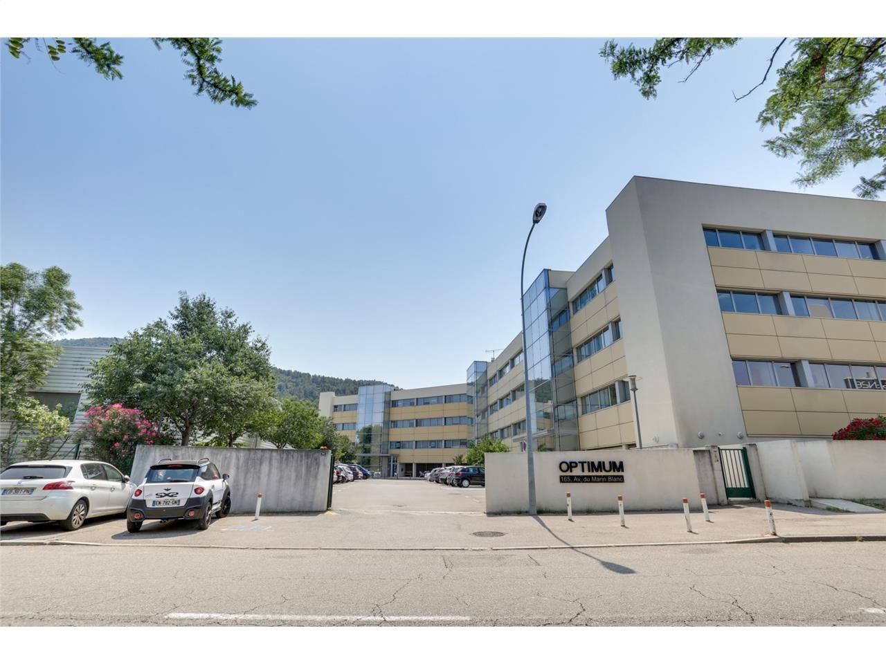 Nous vous proposons à la location ou à la vente, 