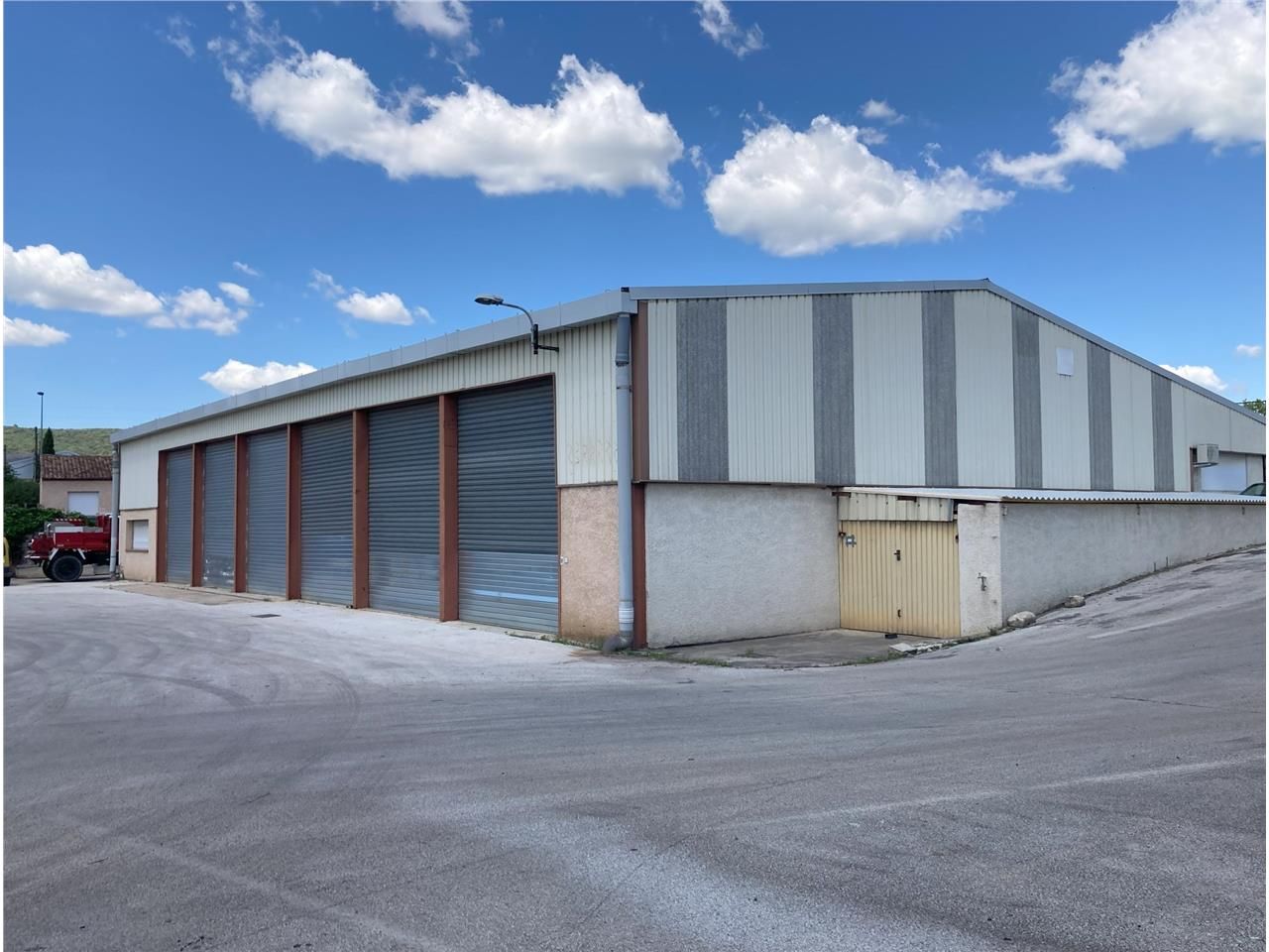 Centre Var, proche des axes autoroutiers, local a