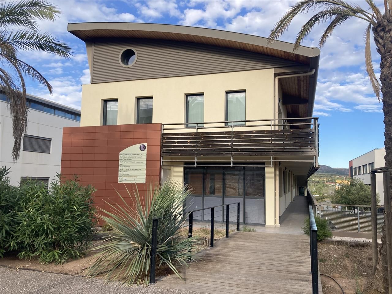 Situé dans le Parc d'activité Pole d'Excellence J