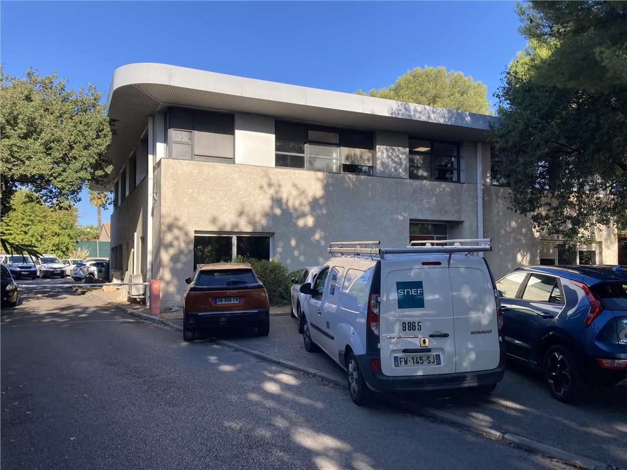 CBRE C&T vous propose à la location ou la vente, 