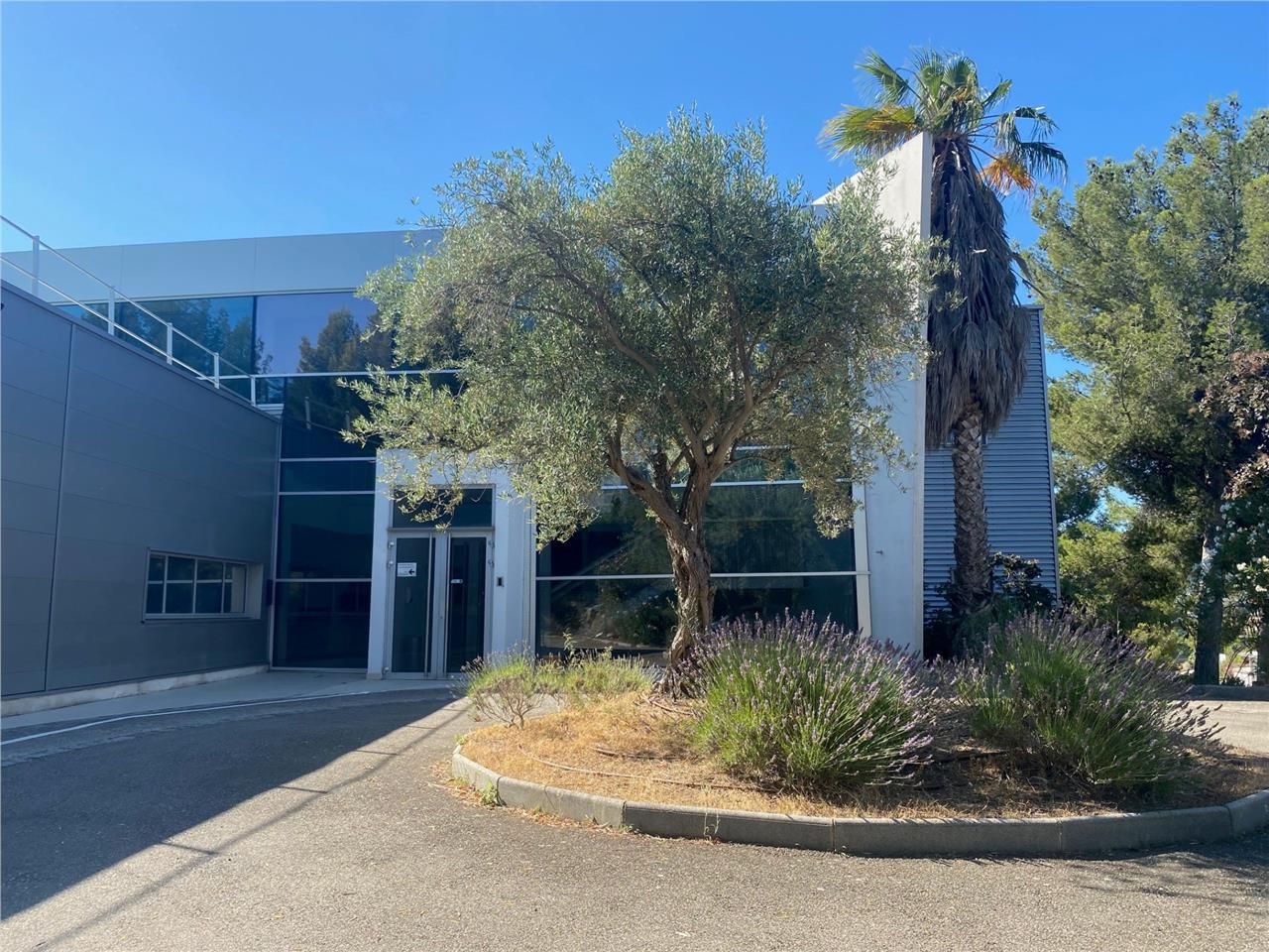 CBRE vous propose dans la zone d'ATHELIA à la Cio