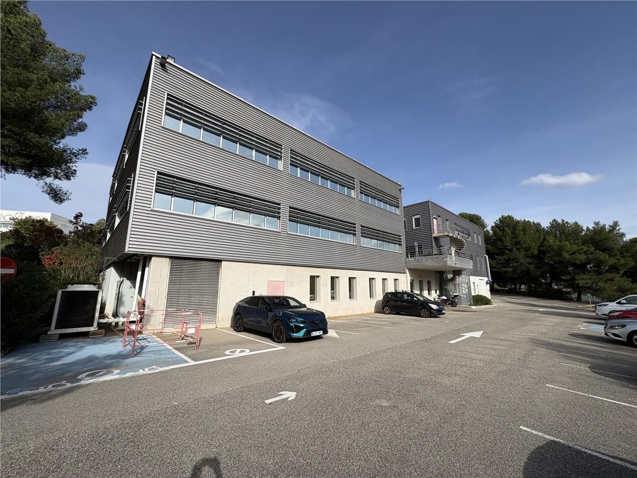 CBRE vous propose dans la zone d'ATHELIA à la Cio