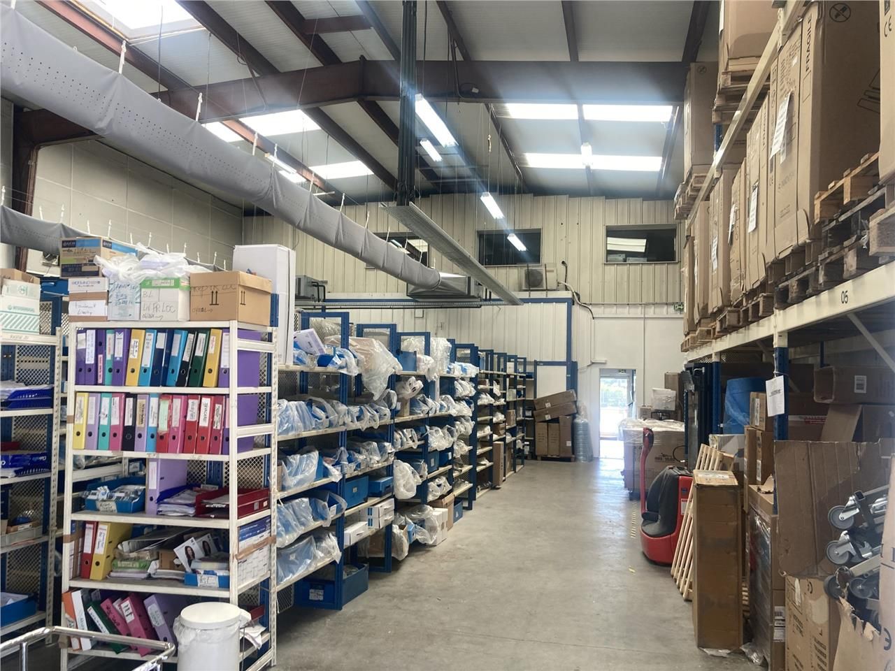 Situé à proximité immédiate de l'autoroute A57, l