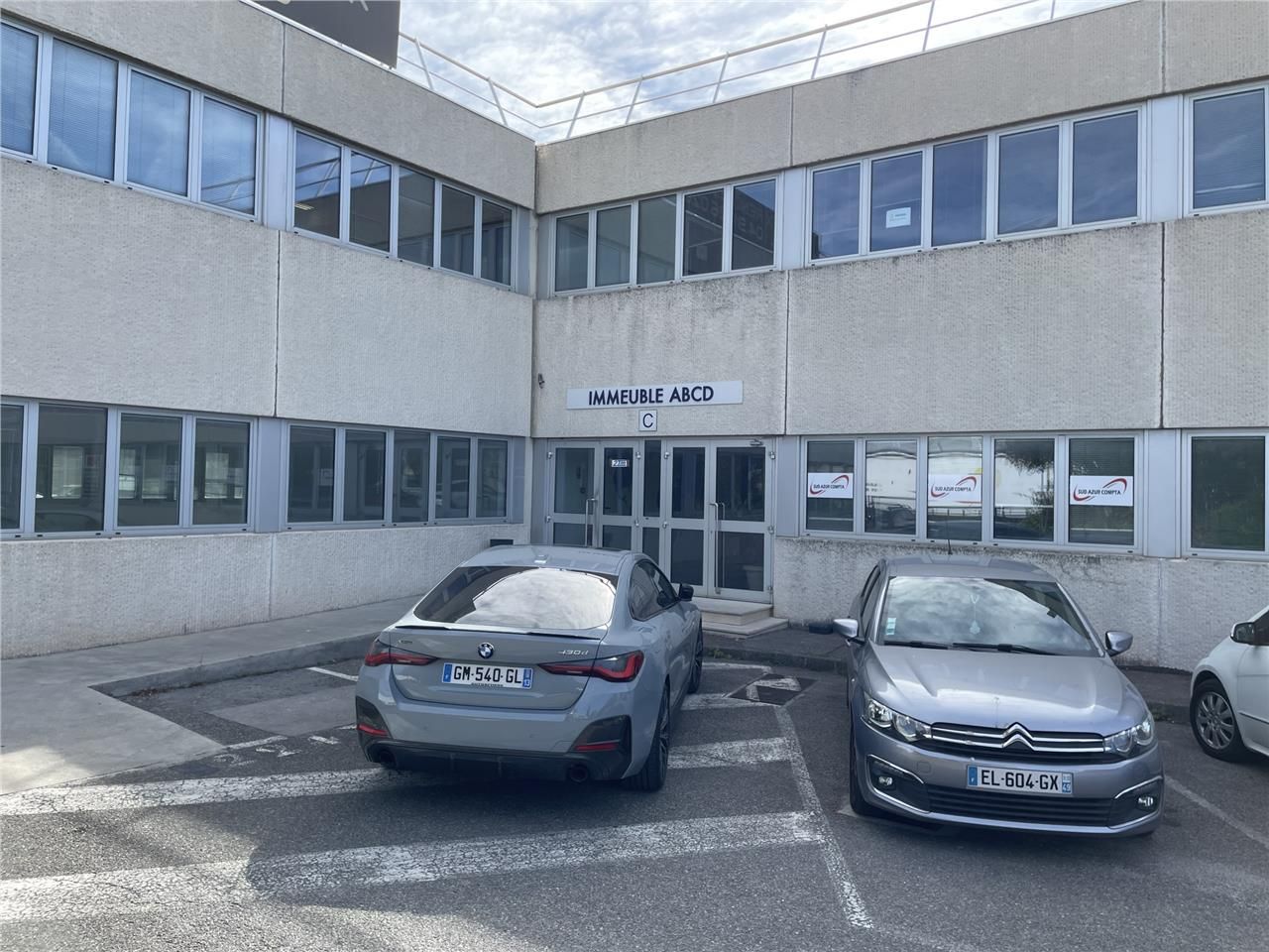 CBRE C&T vous propose à la location deux surfaces