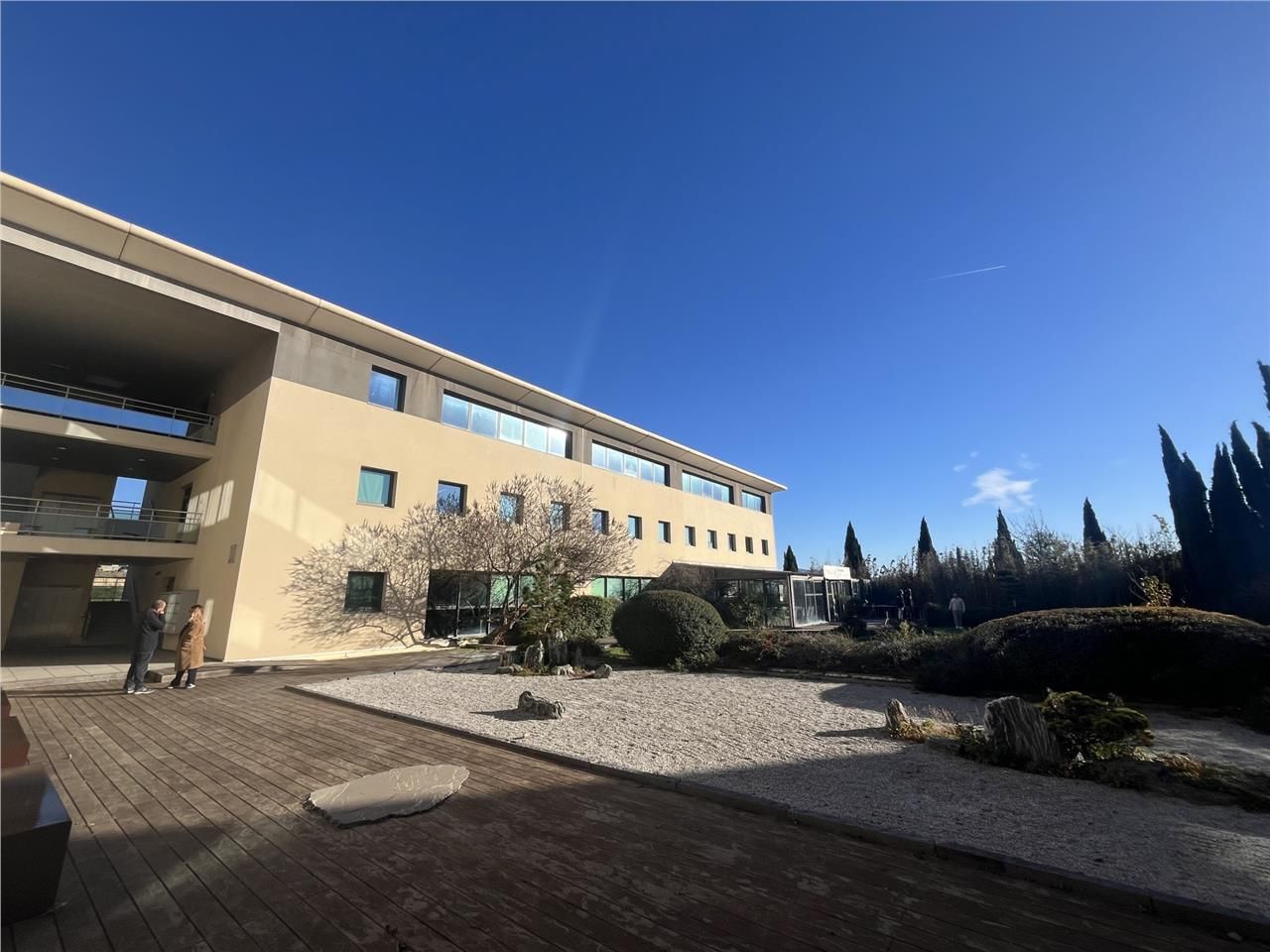 BUREAUX A VENDRE OU A LOUER - CITE DE LA COSMETIQ