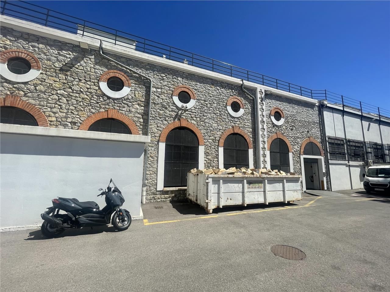 BUREAUX A LOUER - AVENUE BOISBAUDRAN - 13015 MARS