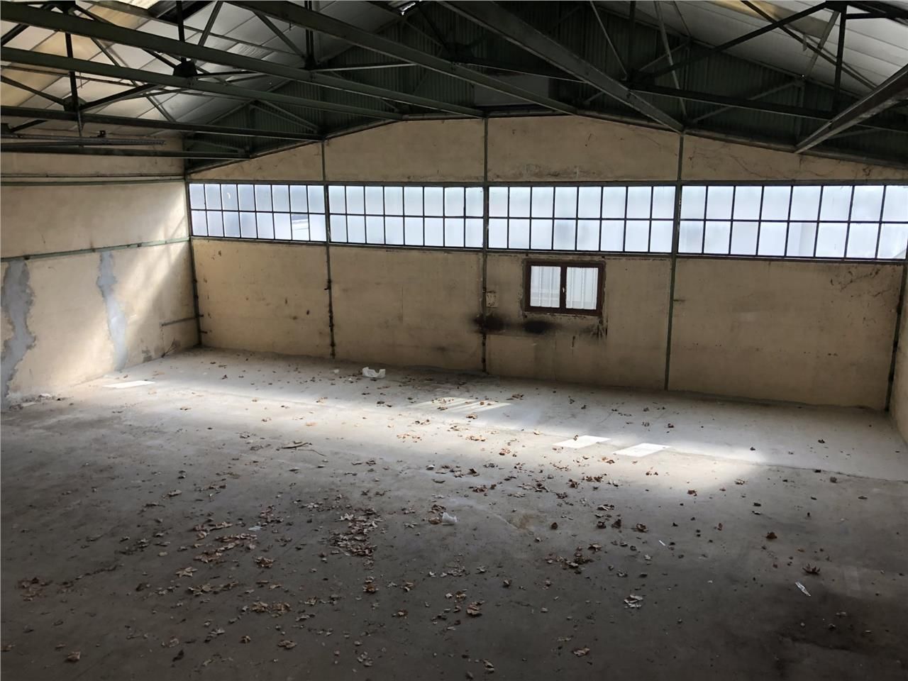 LOCAUX D'ACTIVITÉS A LOUER - MARSEILLE 15ème. CBR