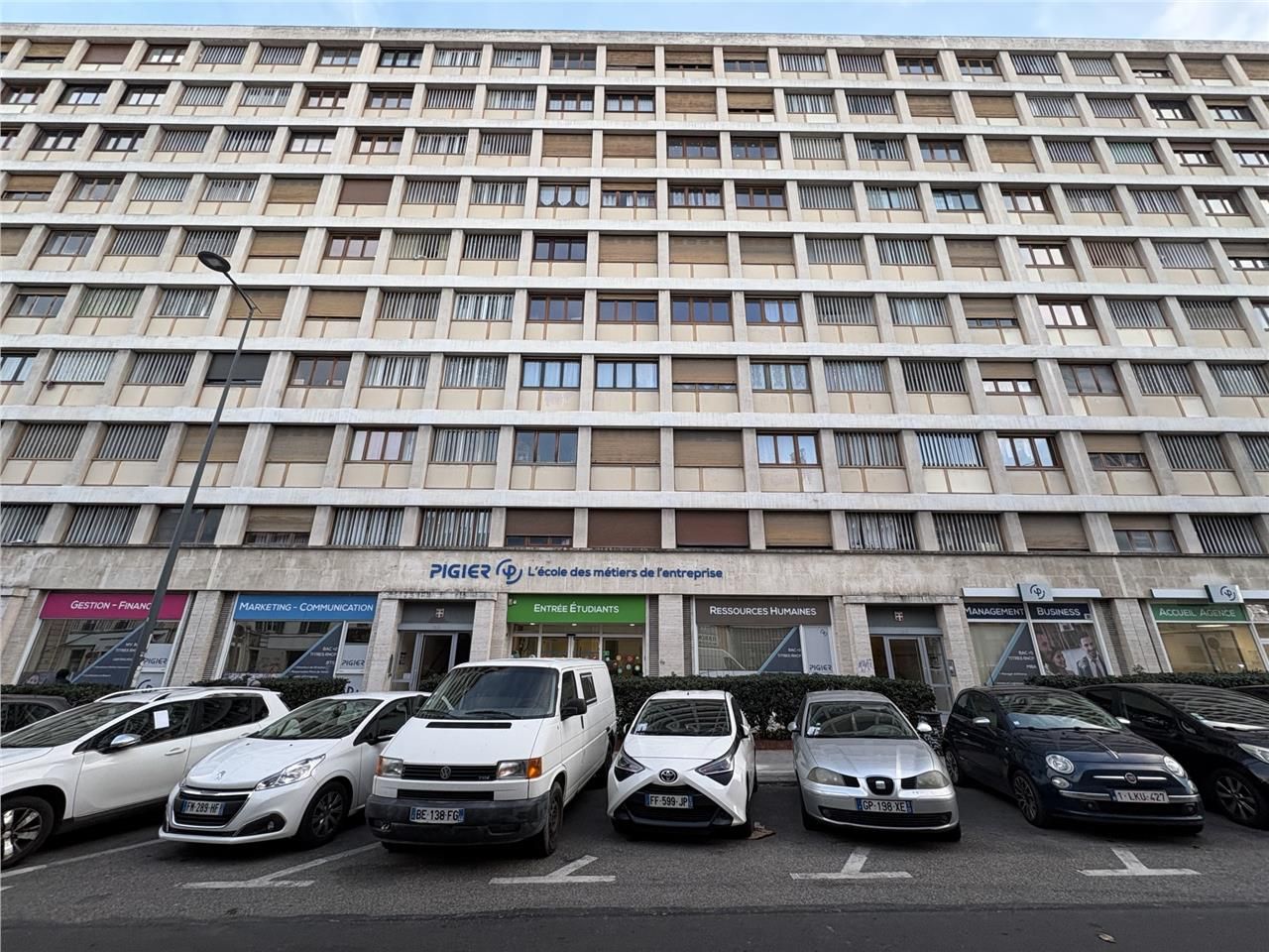 Idéalement situés à 500 mètres du nouveau tramway