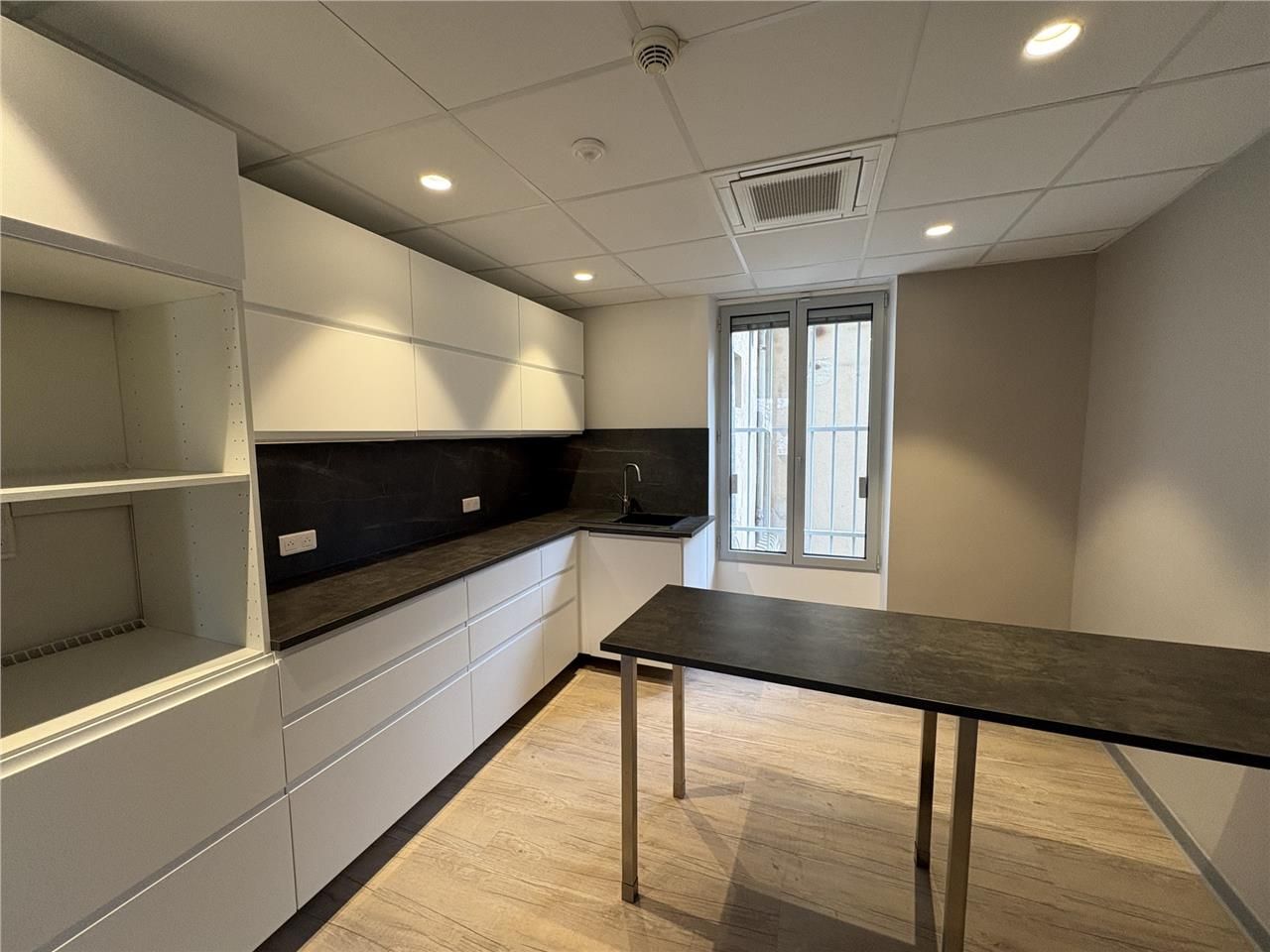 BUREAUX A LOUER - BOURSE - 13001 MARSEILLE : CBRE