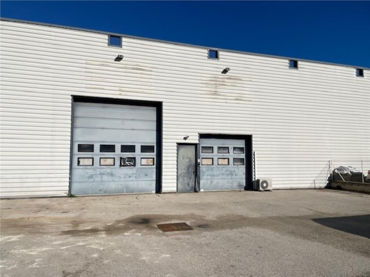 Dans la zone industrielle des Playes à Six-fours,