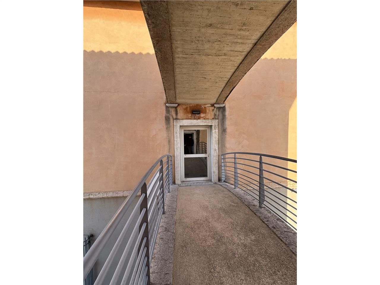 CBRE C&T vous propose à la location une surface d