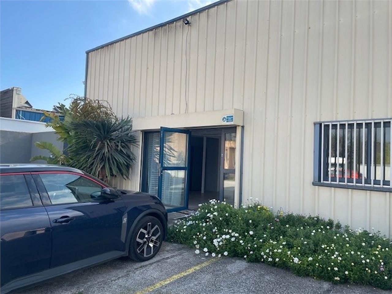 Proche secteur Hyères, petit local d'activité de 