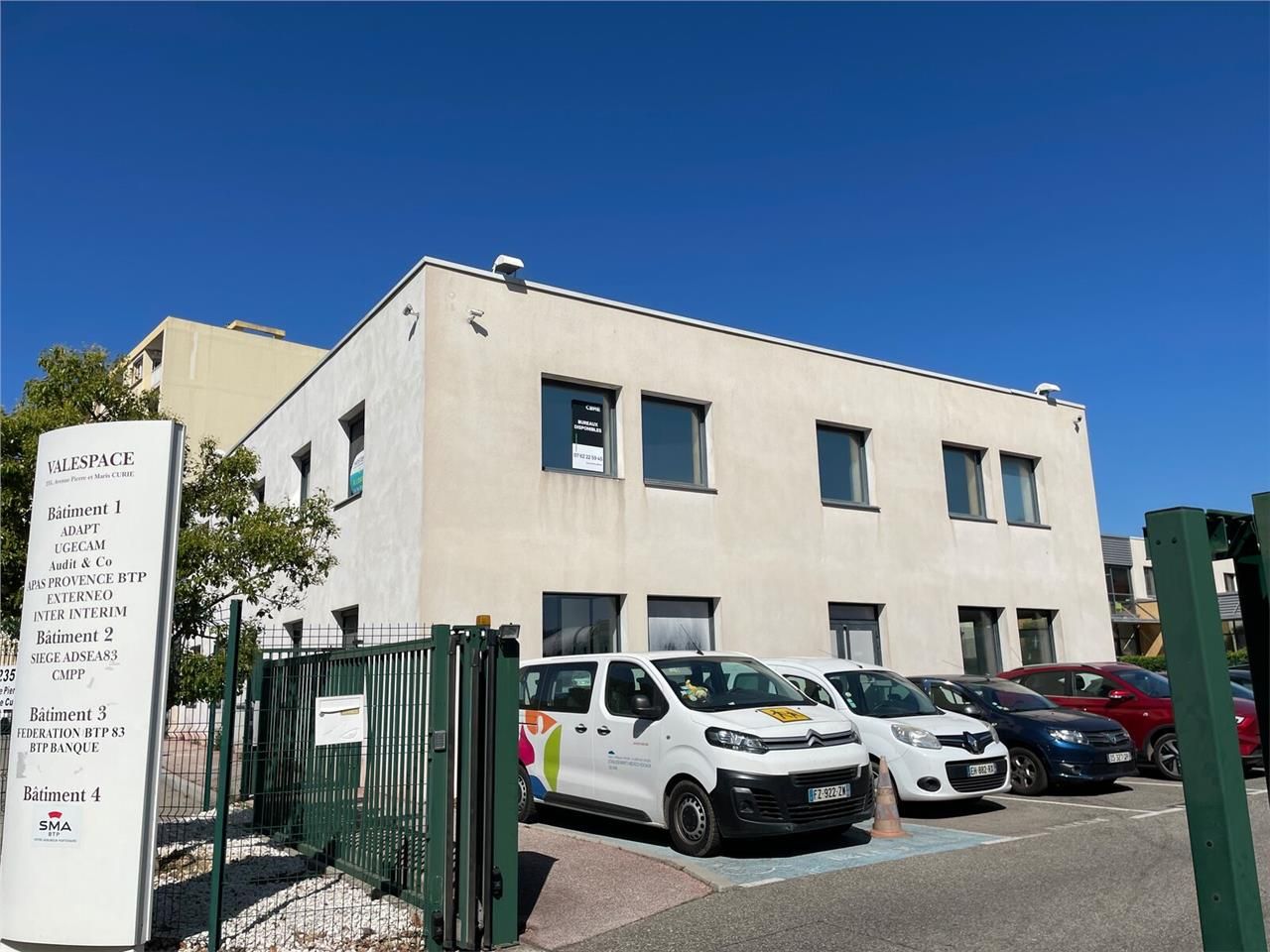 CBRE vous propose à la location un magnifique pla