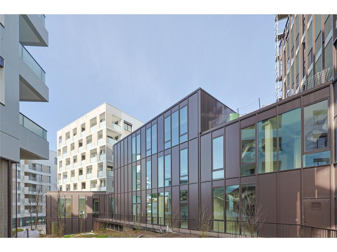 CBRE vous propose à la vente, à proximité des bor