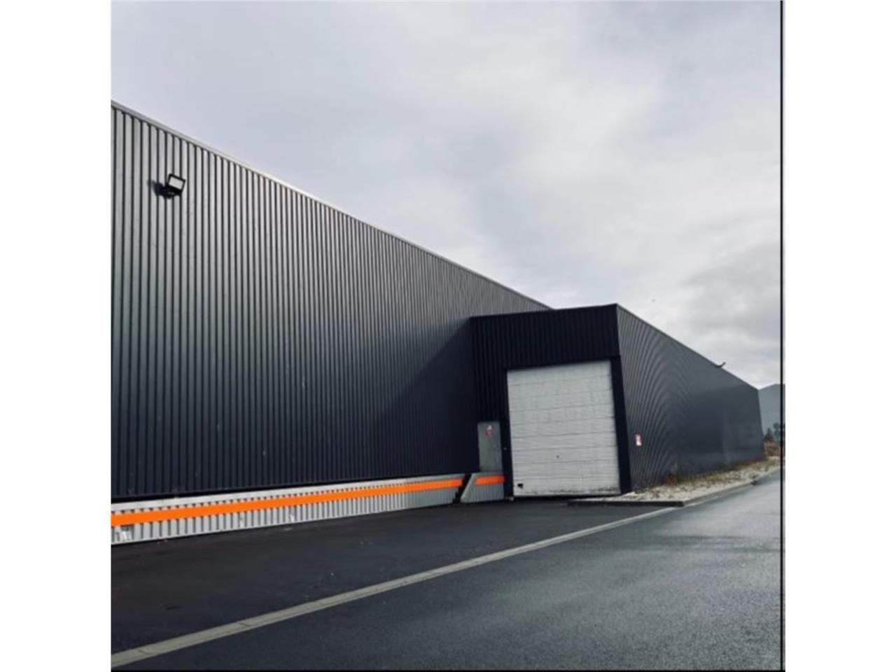 Situé à 8 km au sud de Saint Brieuc et à 100 km d