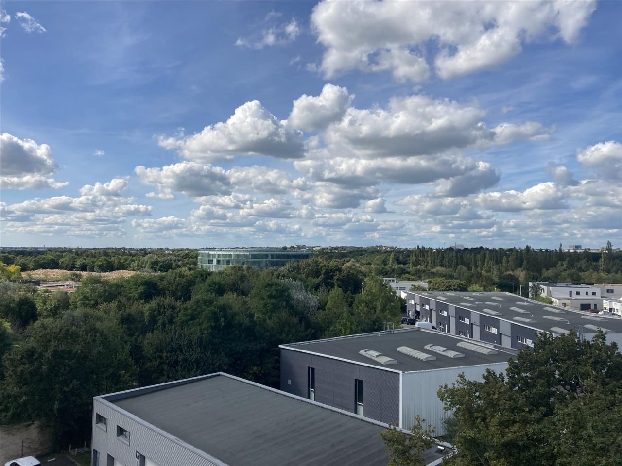 CBRE vous propose des bureaux au R+2 disponibles 